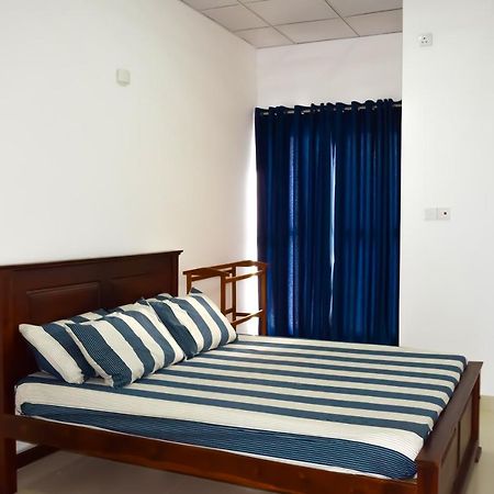 Catamaran6 Guest Inn ตรินโคมาลี ภายนอก รูปภาพ
