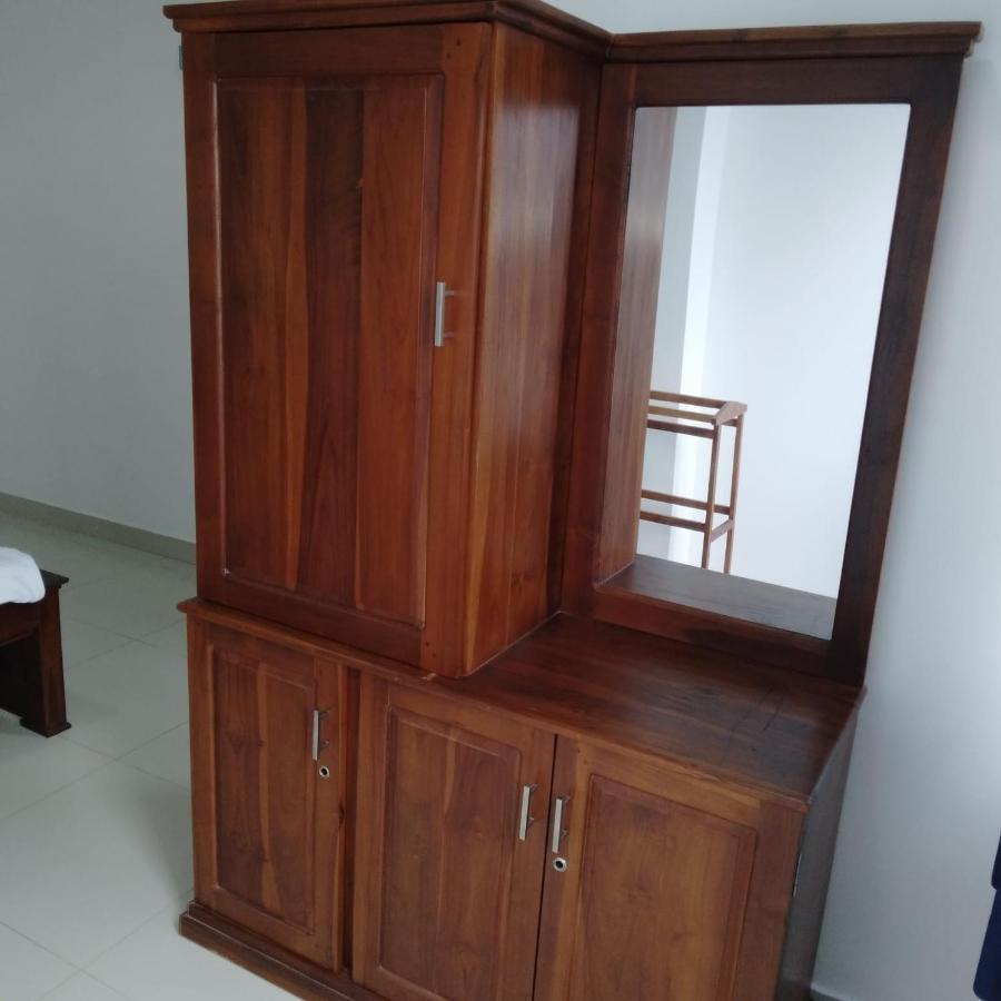 Catamaran6 Guest Inn ตรินโคมาลี ภายนอก รูปภาพ