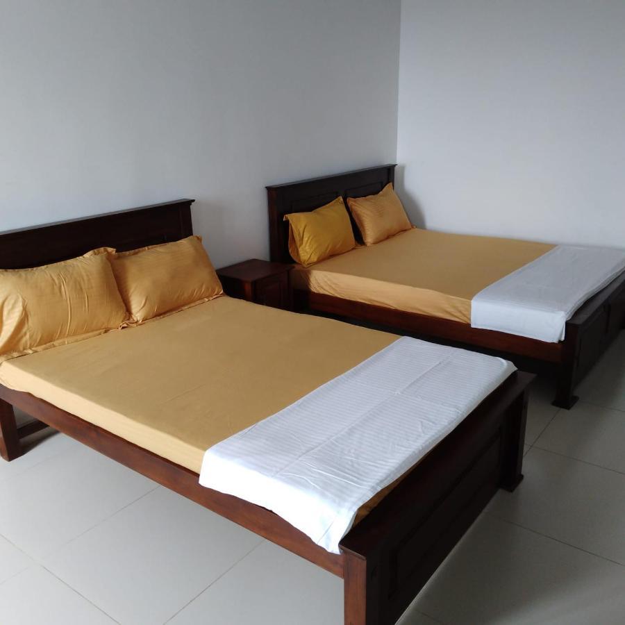 Catamaran6 Guest Inn ตรินโคมาลี ภายนอก รูปภาพ